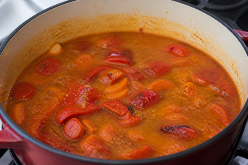 Simmer the red pot